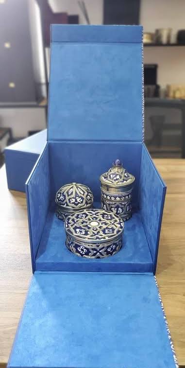 Coffret cadeau artisanal marocain en céramique traditionnelle fabriqué à la main