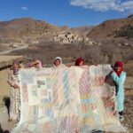 Tapis traditionnels marocains tissés à la main par des artisanes berbères dans les montagnes du Maroc.